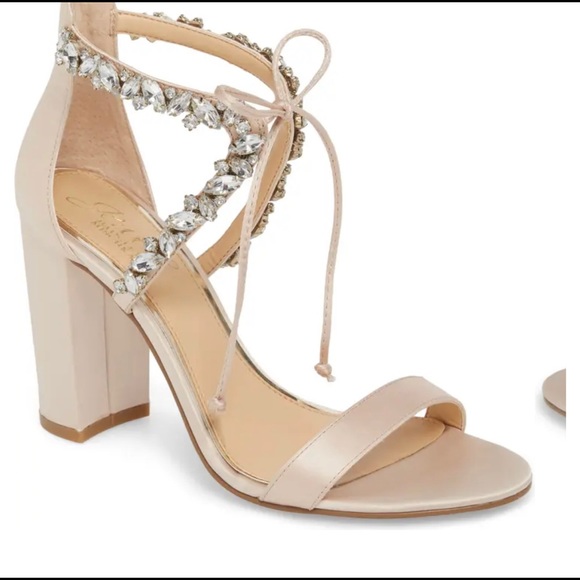 Thamar Embellished Sandal
JEWEL BADGLEY MISCHKA - Picture 1 of 5